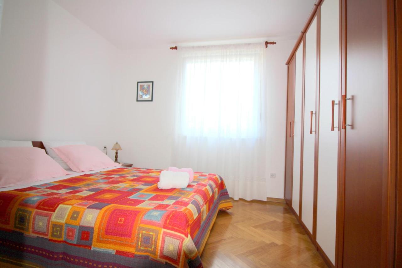 Apartment Vojka In City Center Poreč Exterior foto